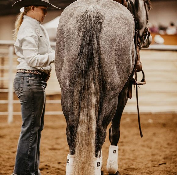 Meet your Posher, Jennifer - Picture 1 of 1